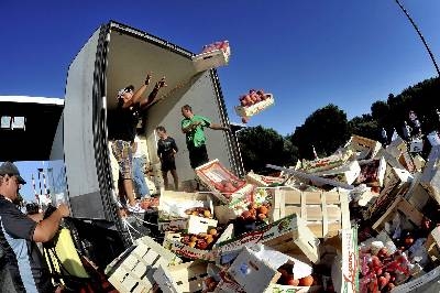 Una vez mÃ¡s, los camioneros espaÃ±oles atacados en la frontera